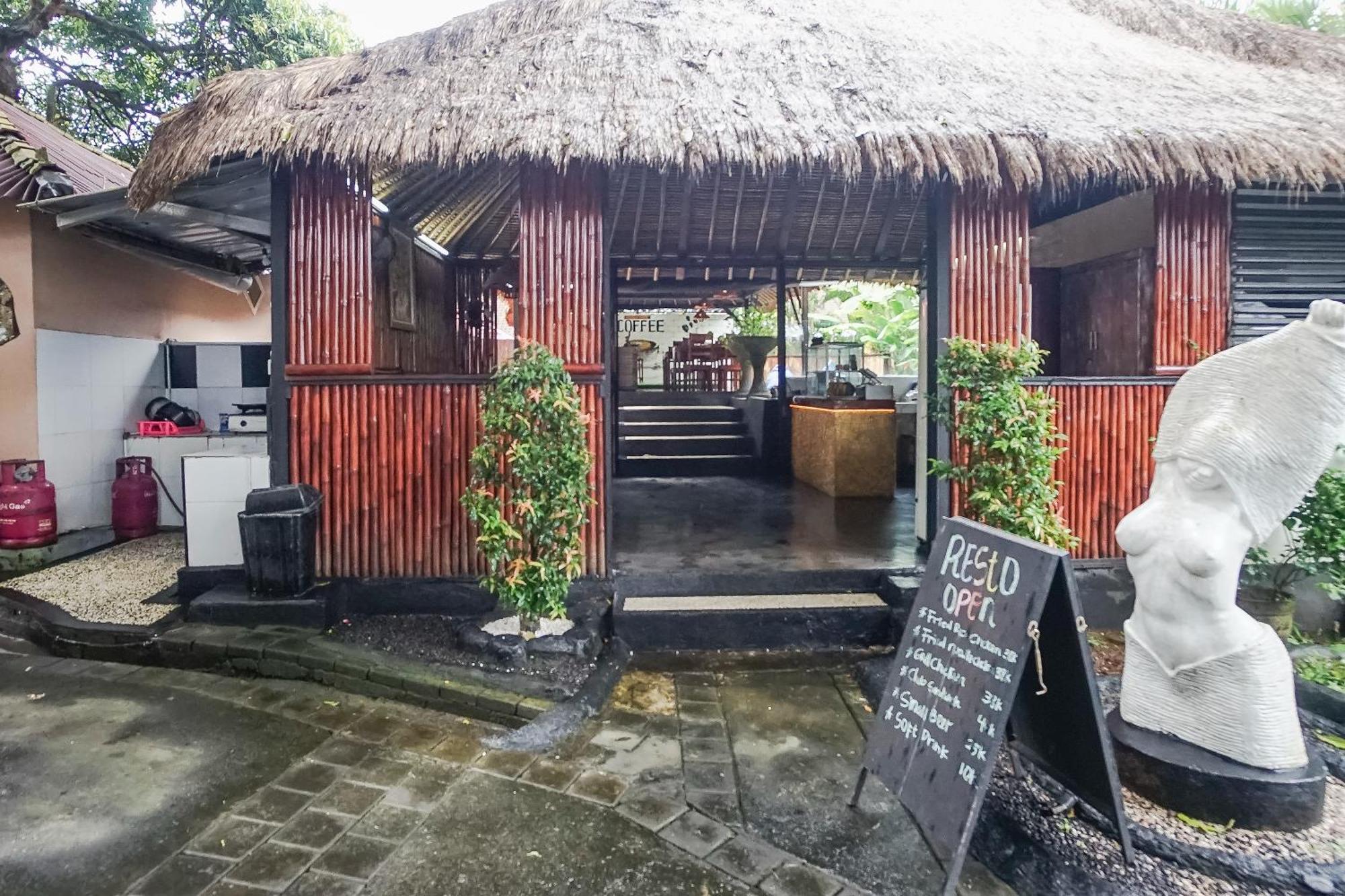 Kampung 168 Jimbaran Hotel Luaran gambar