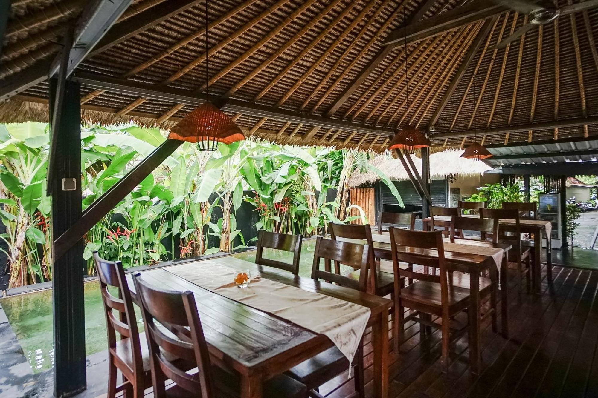 Kampung 168 Jimbaran Hotel Luaran gambar