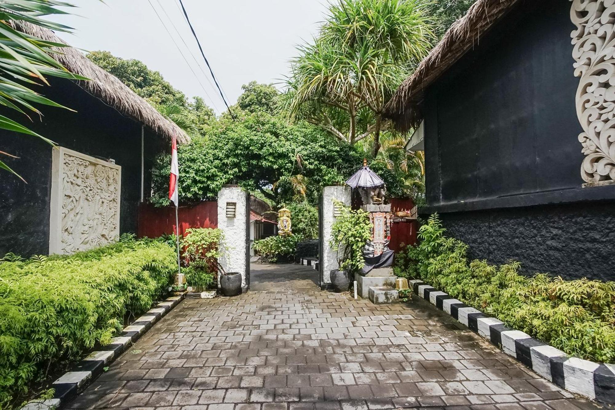 Kampung 168 Jimbaran Hotel Luaran gambar